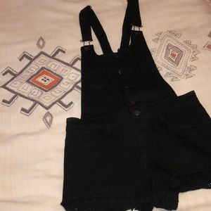 Black scallop-bottom overalls *never worn*